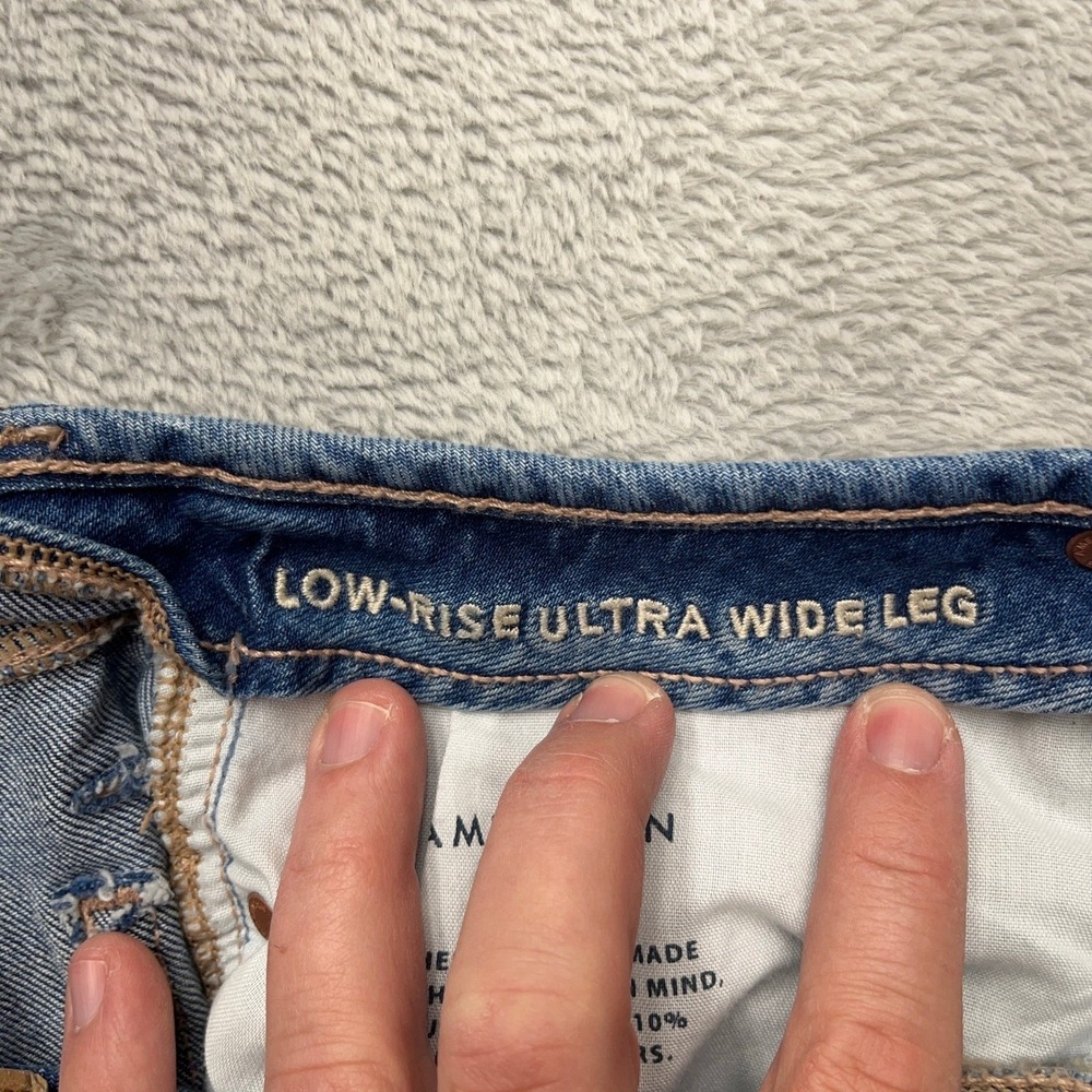 American Eagle Womens Low Rise Ultra Wide Leg Jeans Size 6 Blue Denim - Picture 3 of 10